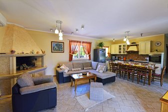 Villa Stancija Martina - Living and kitchen